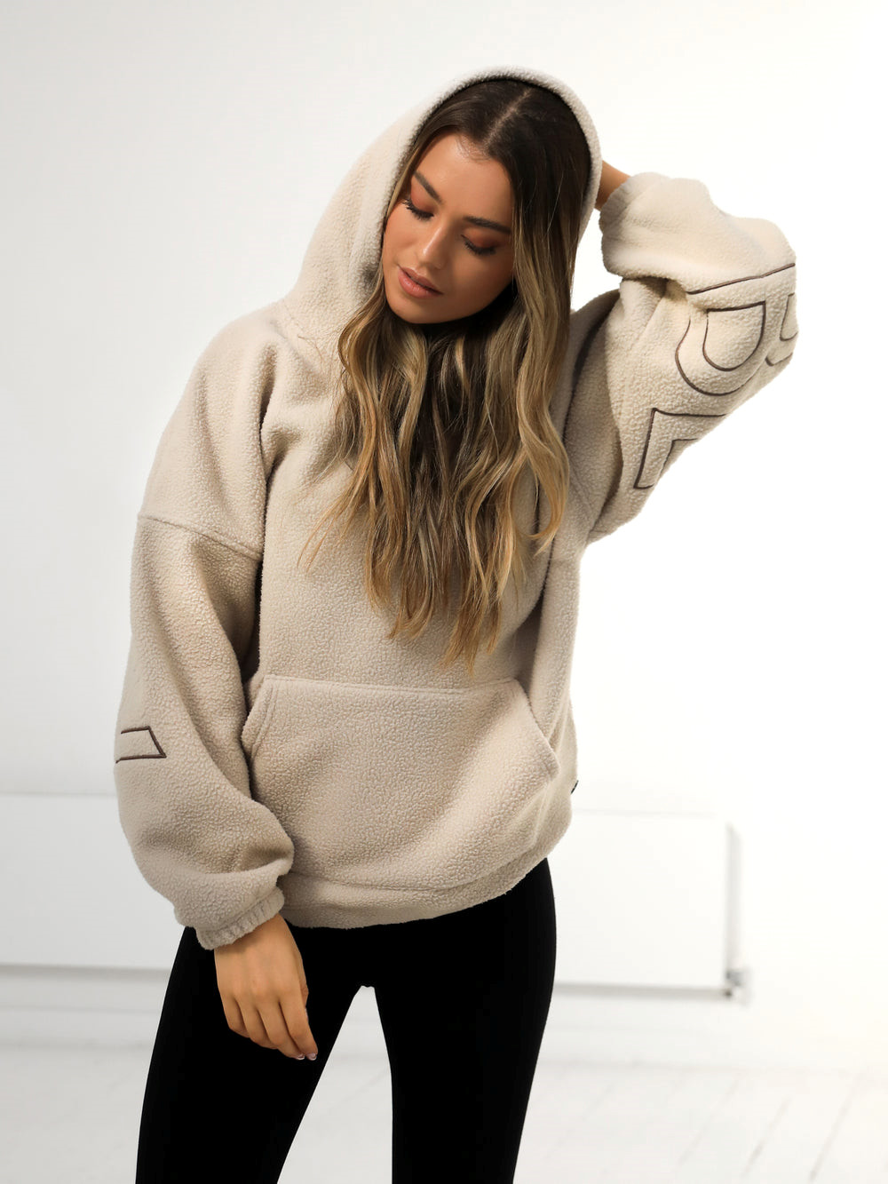 Blakely Borg Isabel Oversized Hoodie Tan | OXGHIP976