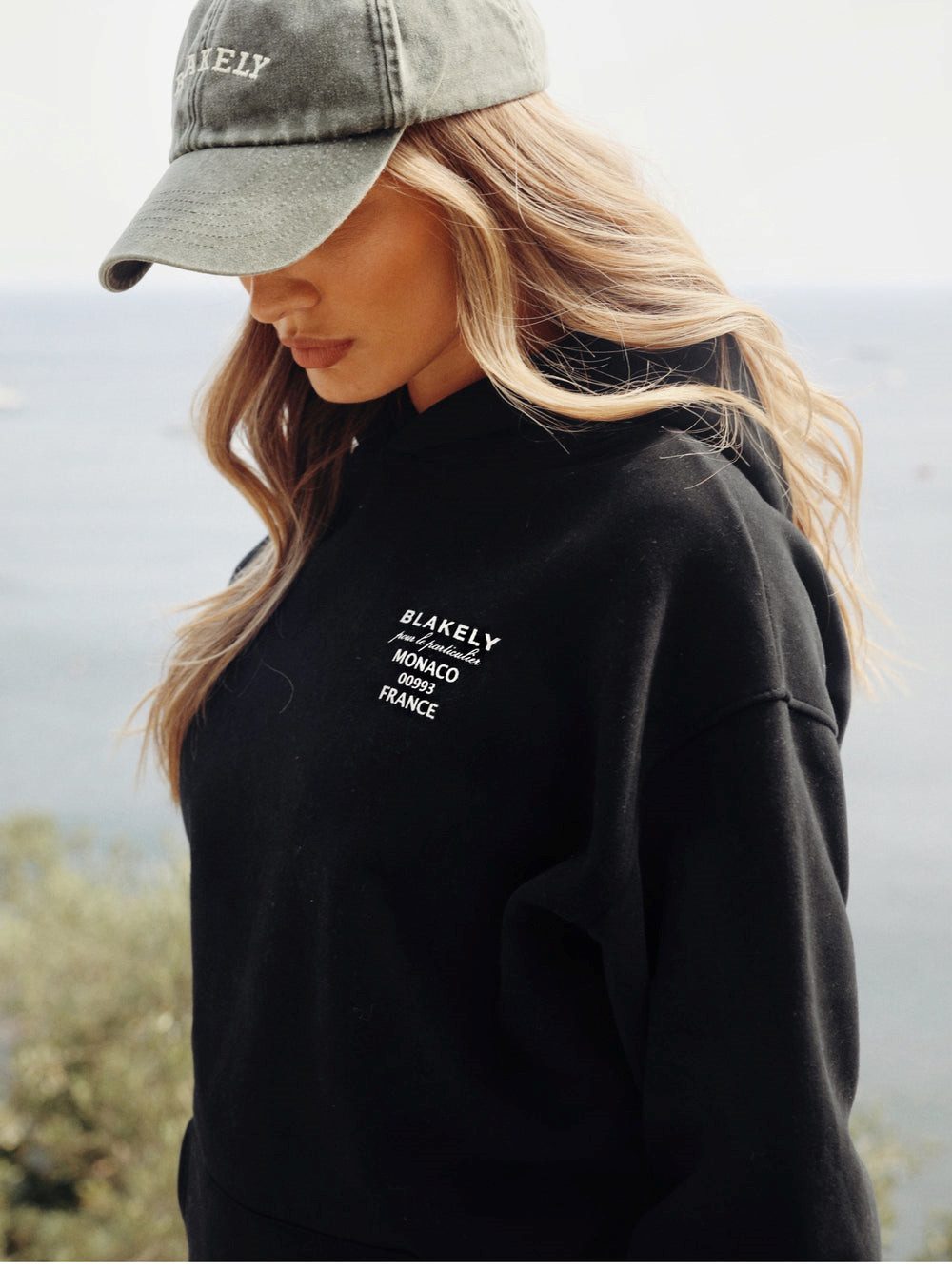 Blakely Monaco Women's Relaxed Hoodie Negras | KTNQHG674