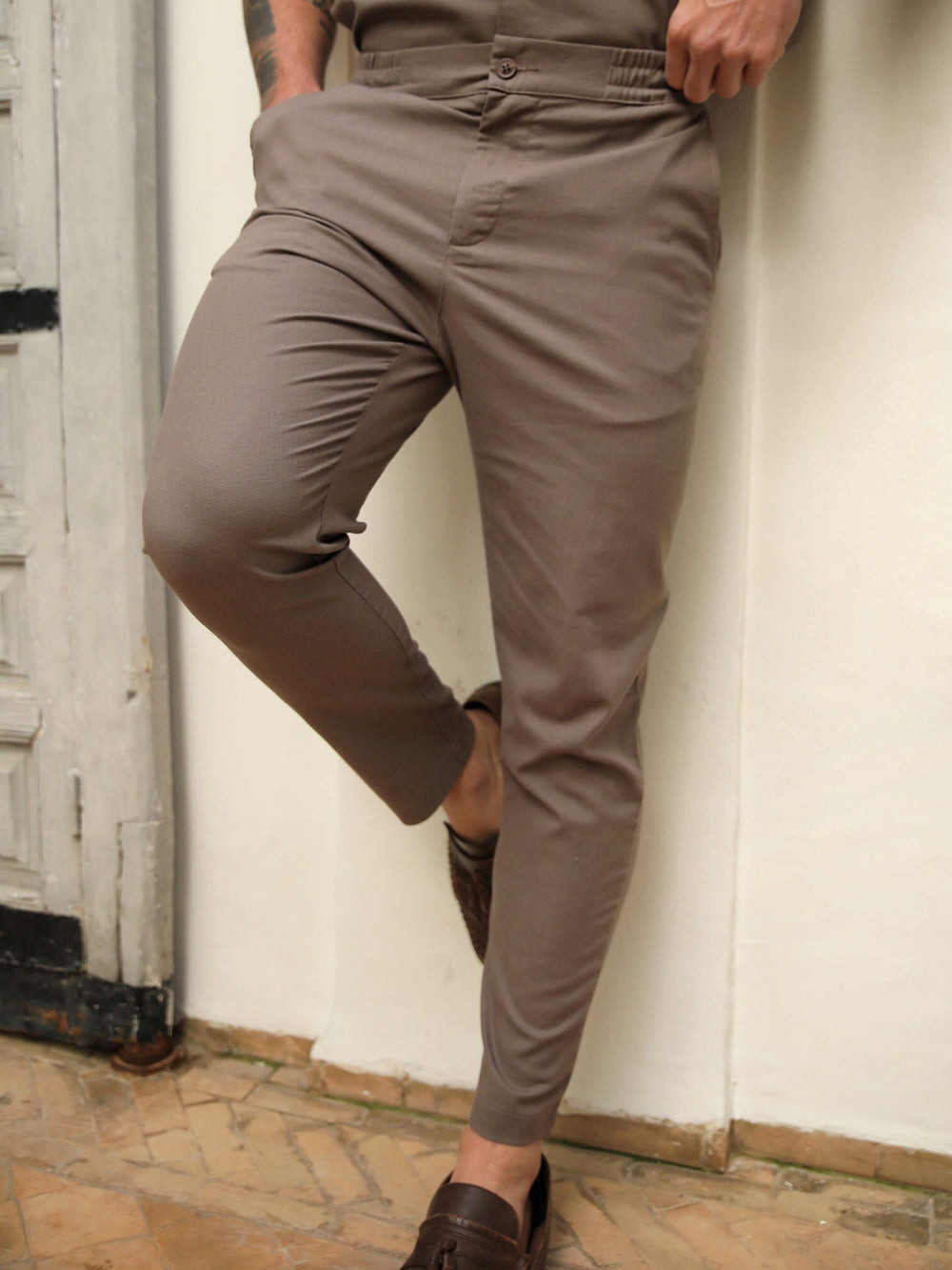 Blakely Nador Linen-Blend Trousers Marrones | AWMDEN915