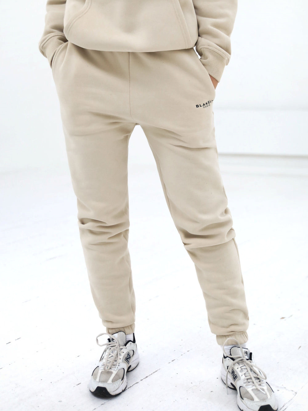 Blakely Noir II Women's Sweatpants Beige | MLXTKN417