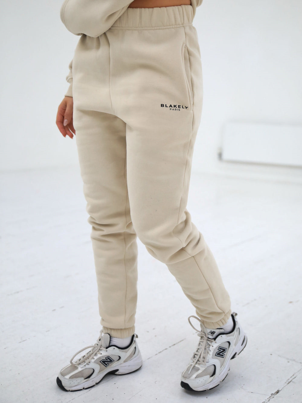 Blakely Noir II Women\'s Sweatpants Beige | MLXTKN417