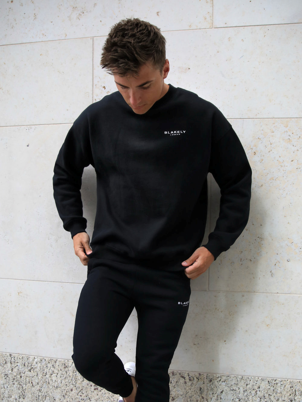 Blakely Universal Relaxed Jumper Negras | IZOYDC584