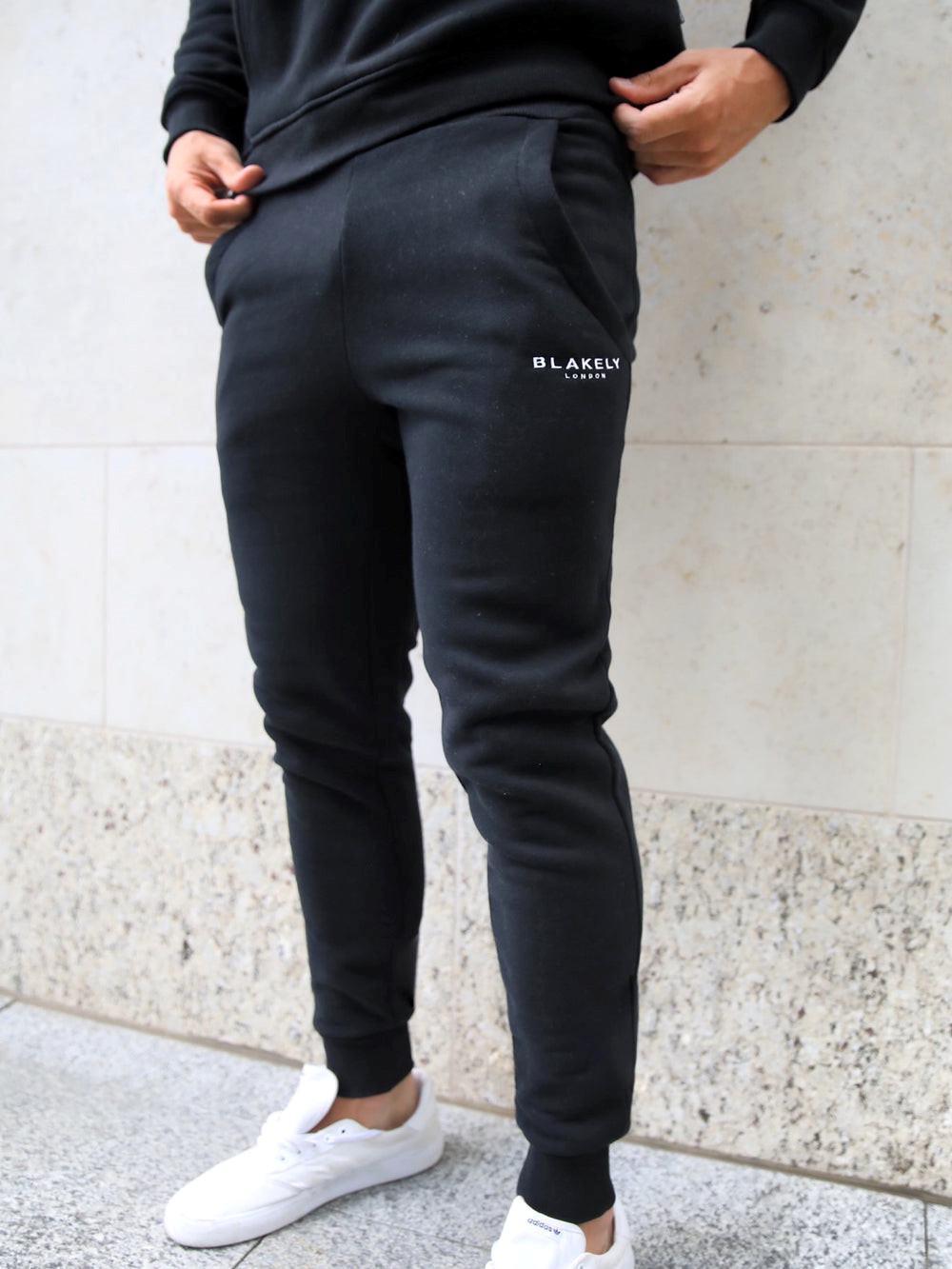 Blakely Universal Sweatpants Negras | DAHYVT320
