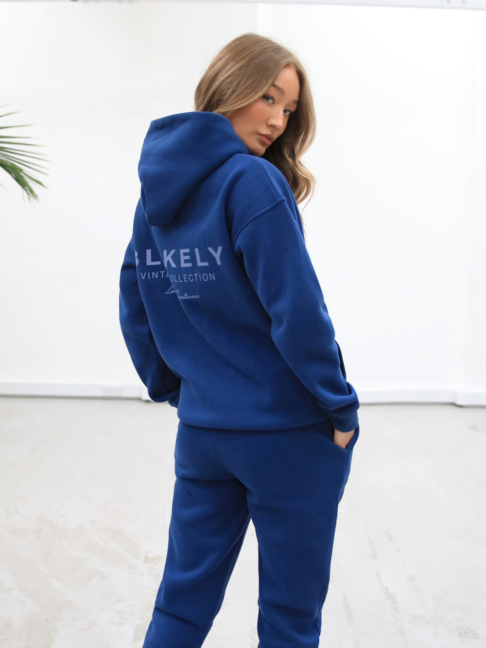 Blakely Women's Sports Club Relaxed Hoodie Azules | RFYAKP476
